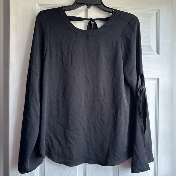 Black Blouse with flutter sleeve - Picture 1 of 3